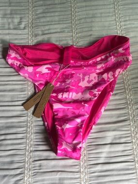 SKIMS Pink Camo Mid Waist Bikini Bottoms Size M / Medium